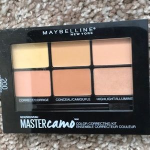 Maybelline Master camo in medium 200